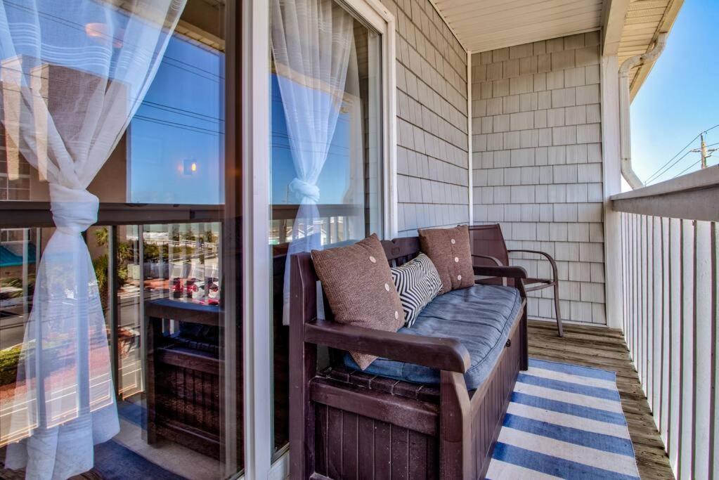 Kraken'S Den * Oceanview * Steps To Ocean * Pool Leilighet Carolina Beach Eksteriør bilde
