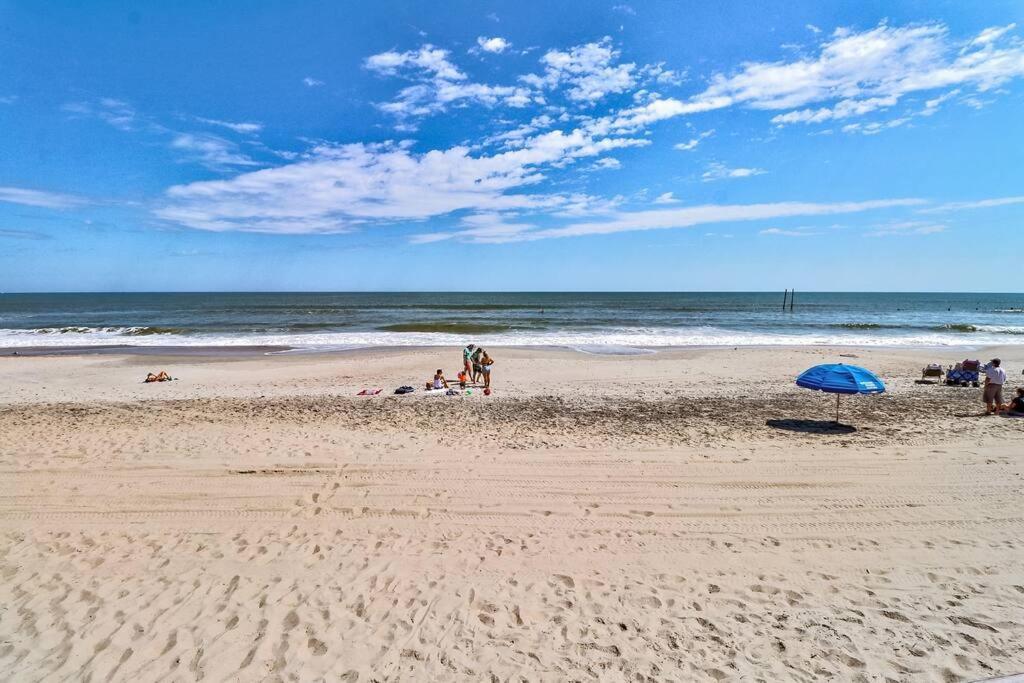 Kraken'S Den * Oceanview * Steps To Ocean * Pool Leilighet Carolina Beach Eksteriør bilde
